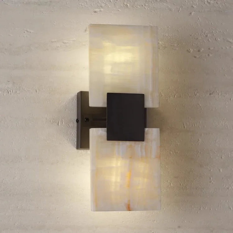Embelta Wall Lamp