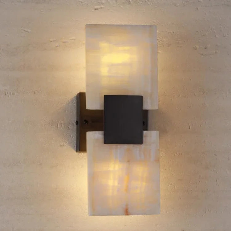 Embelta Wall Lamp
