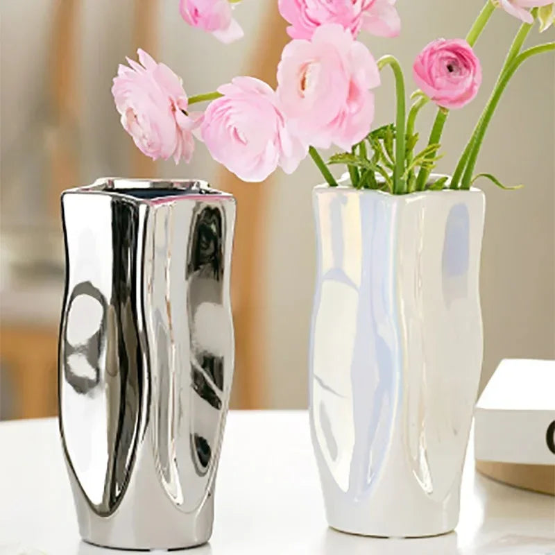 Emira Vase