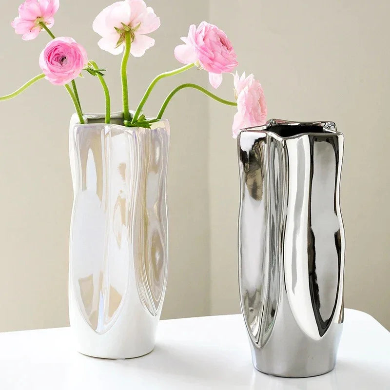 Emira Vase