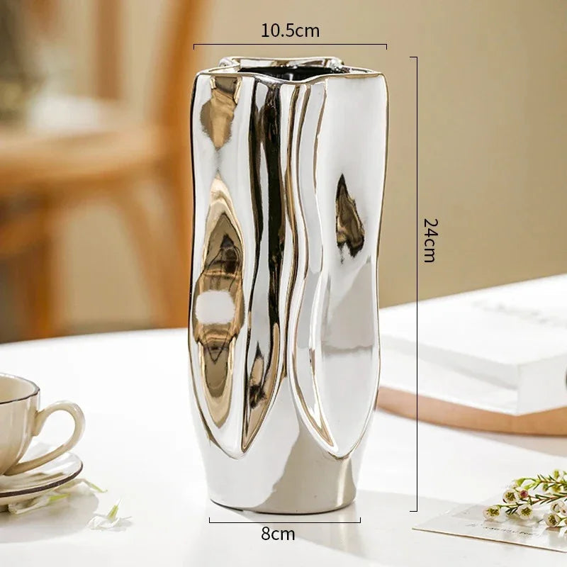 Emira Vase