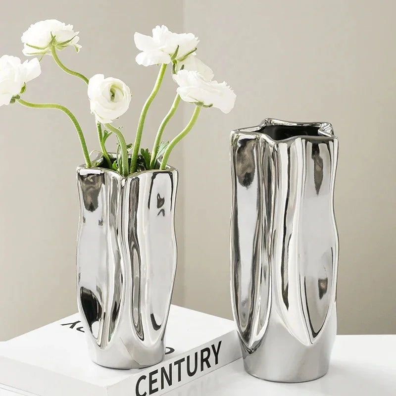 Emira Vase