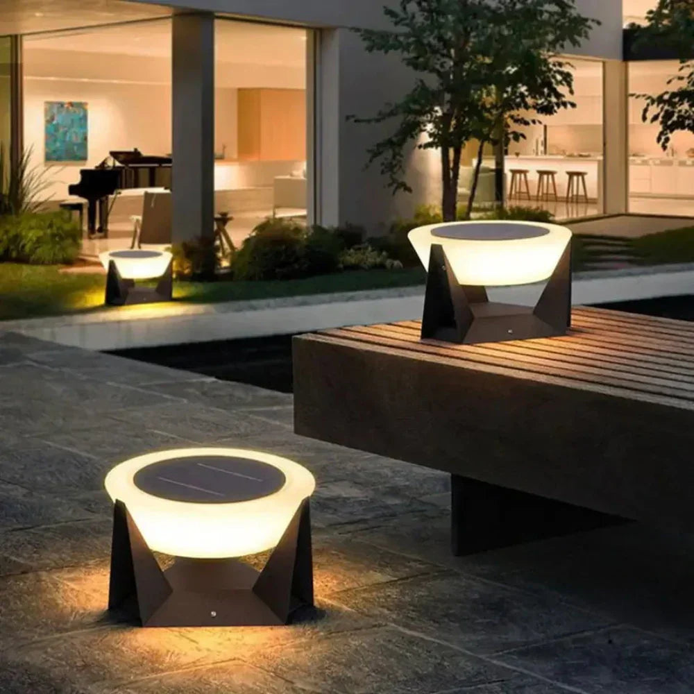 Fensura Solar Outdoor Lamp