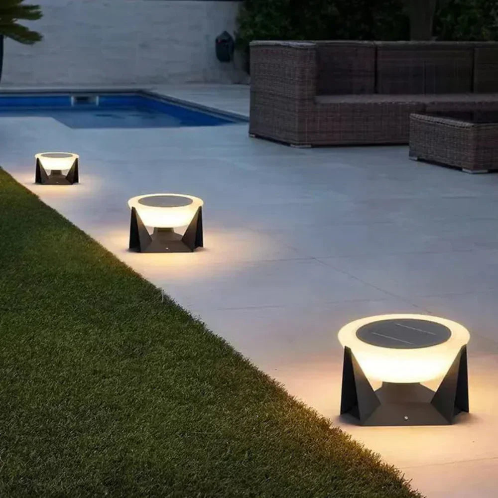 Fensura Solar Outdoor Lamp