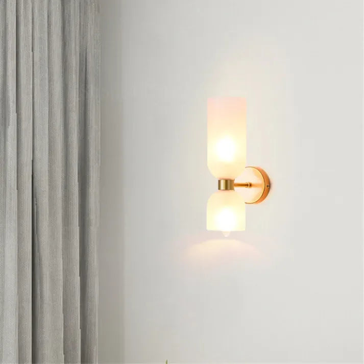 Frynura Wall Lamp