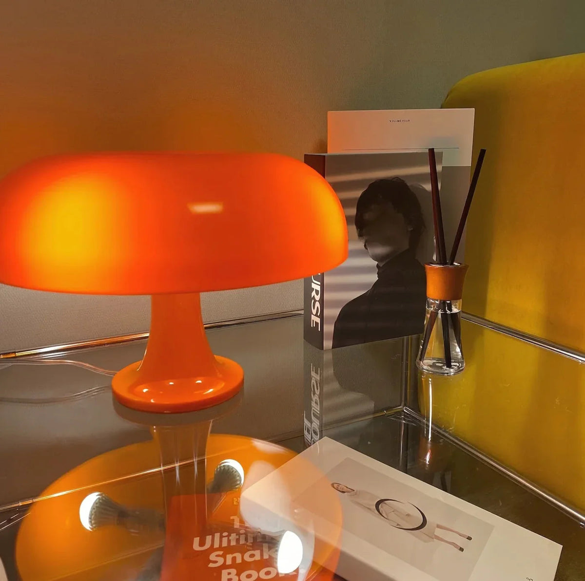 Frynyra Table Lamp