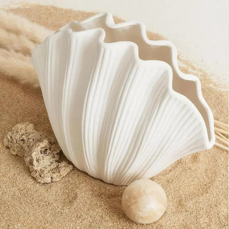Frysora Shell Vase