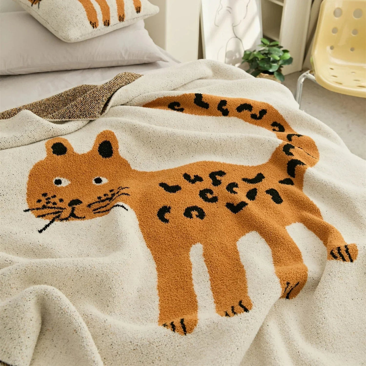 Frystita Throw
