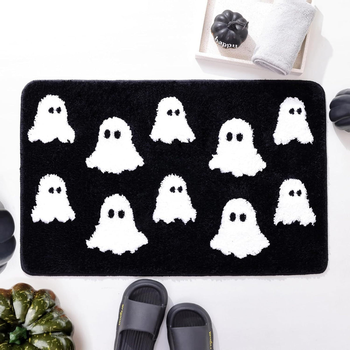 Halloween-Themed Ghost Bath Mat | Kelmera