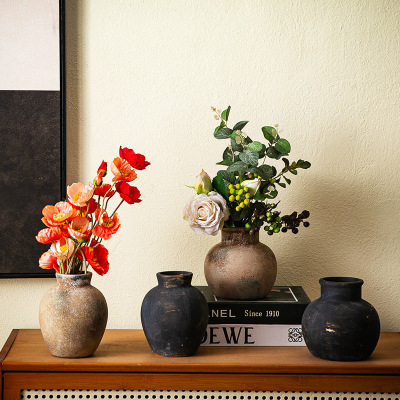 Handcrafted Ceramic Vase Black Show Details Beige | Kelmera