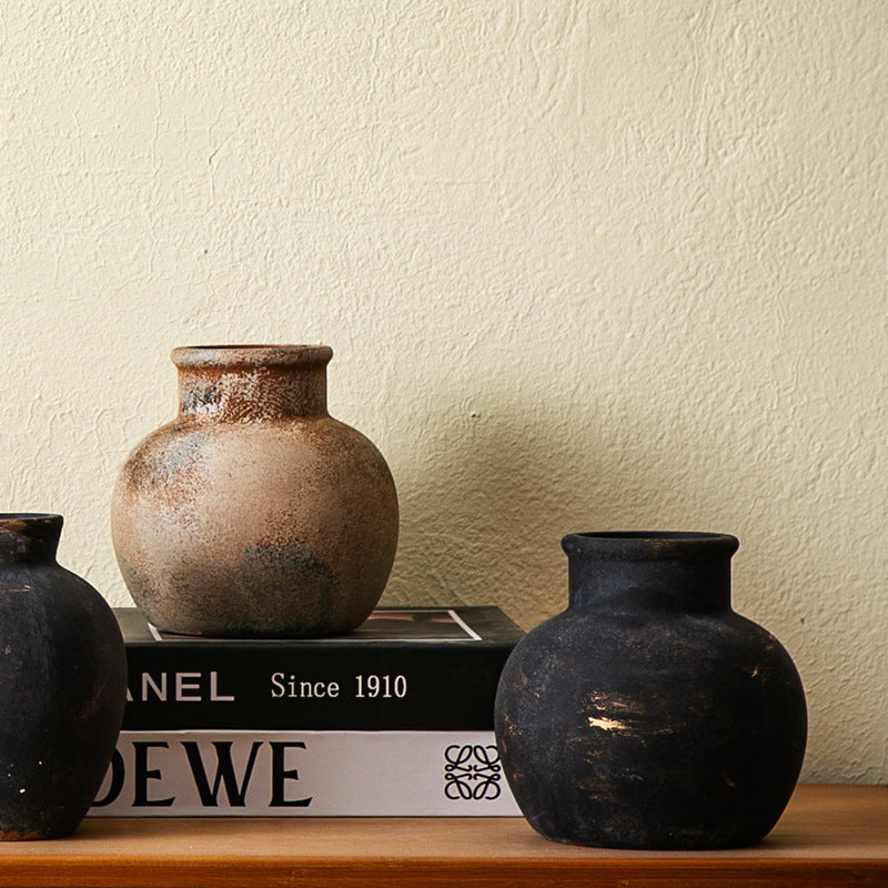 Handcrafted Ceramic Vase Black Show Details Beige | Kelmera