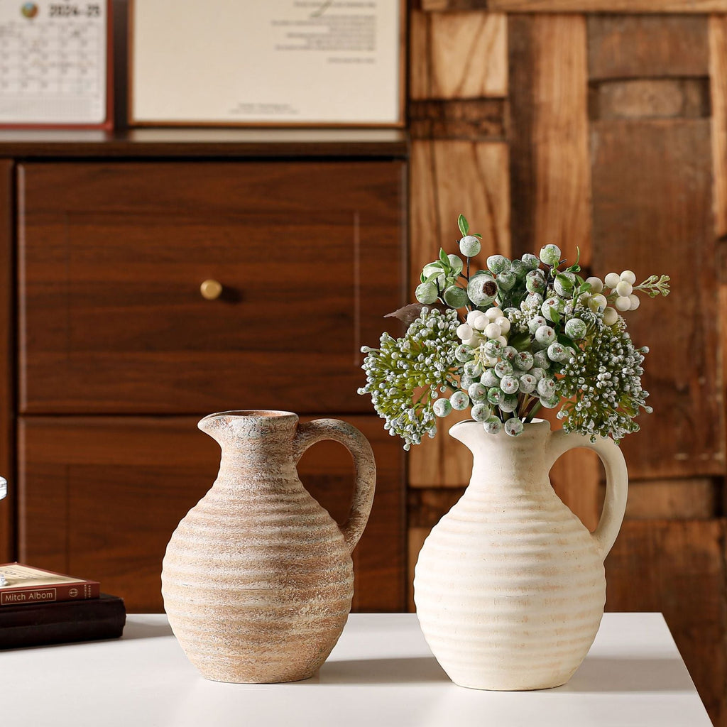 Handcrafted Ceramic Vase with Ribbed Structure | Kelmera