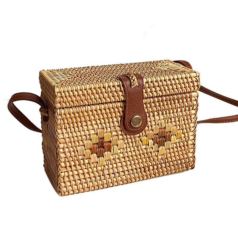 Handcrafted Tote Bag made of Braided Rattan | Kelmera