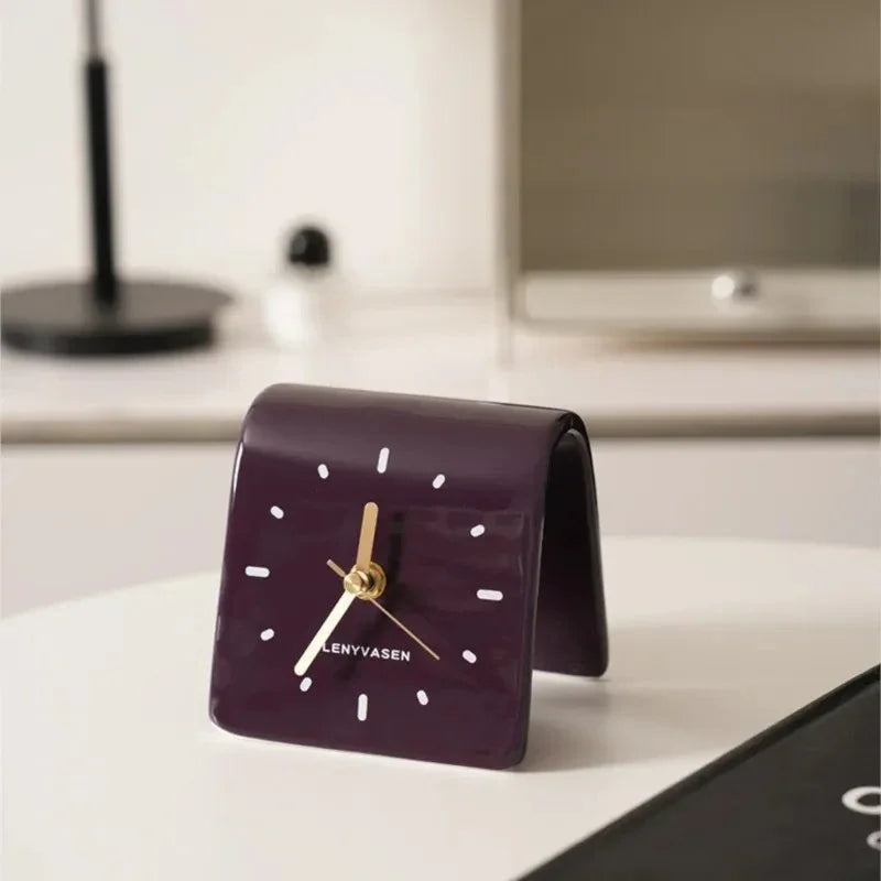 Harndyra Desk Clock