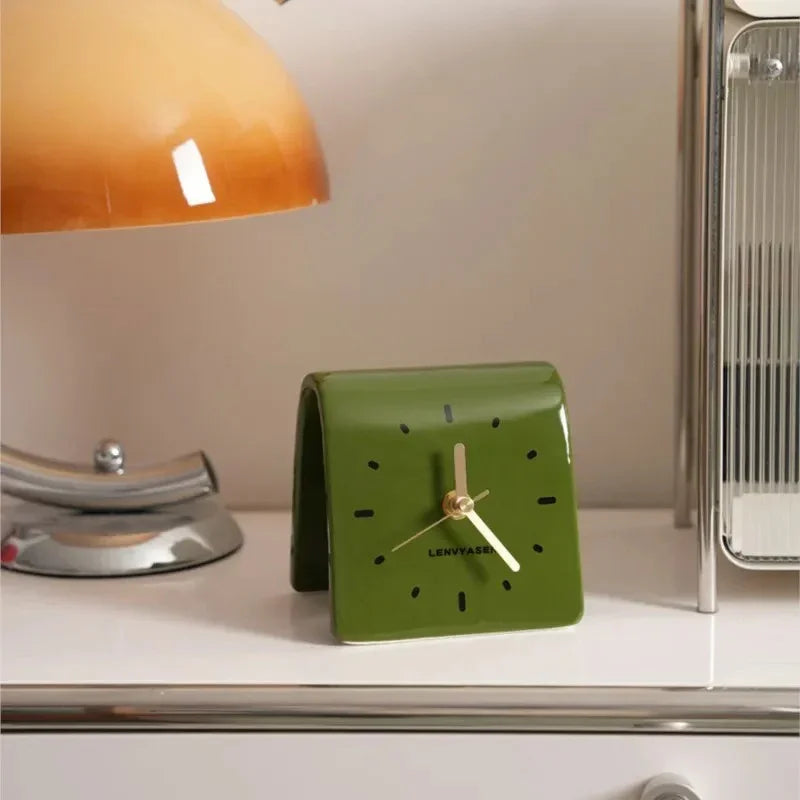 Harndyra Desk Clock