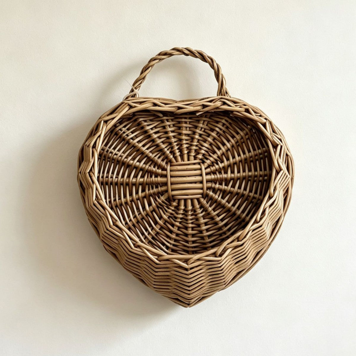 Heart-Shaped Decoration Basket | Kelmera