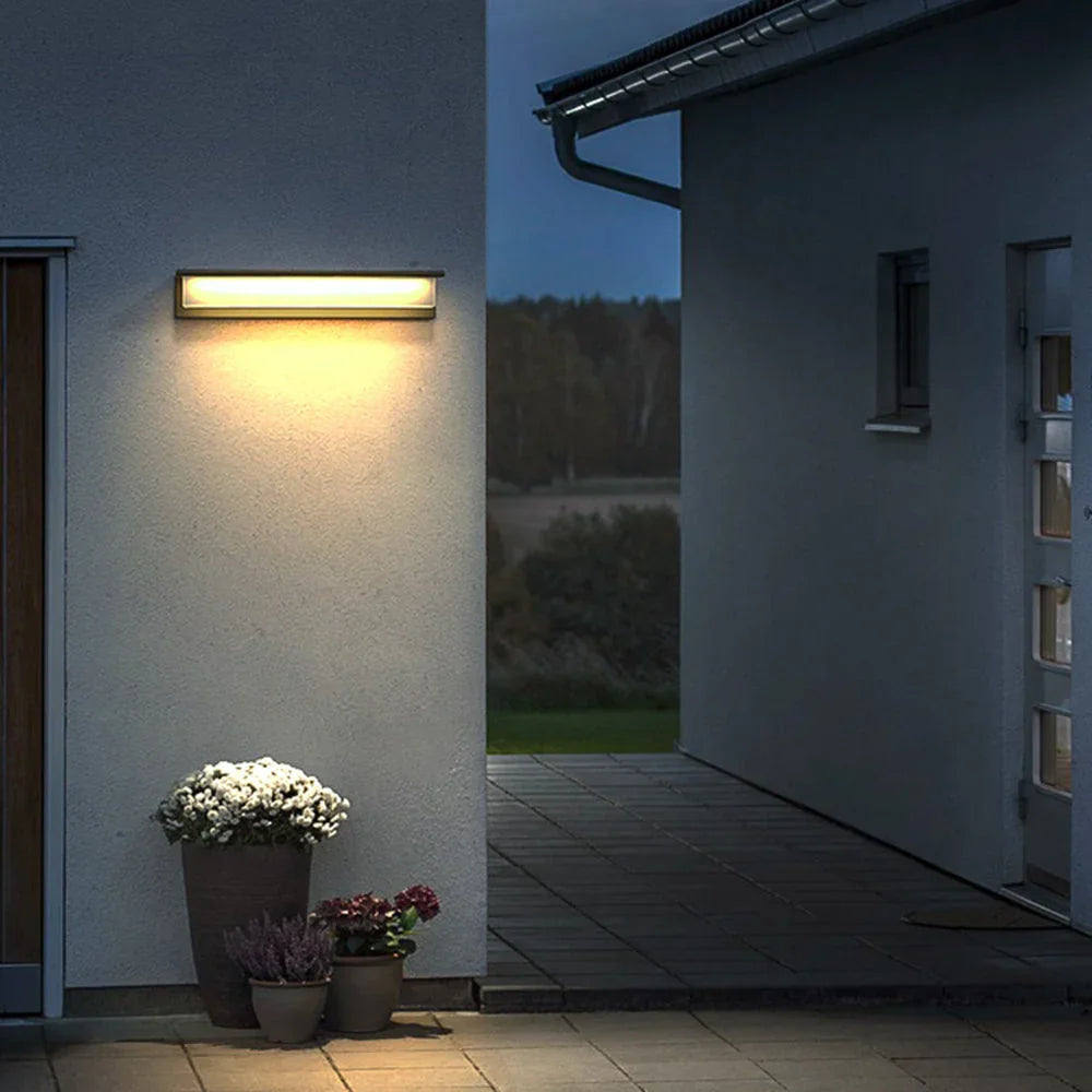 Jalbeda Solar Outdoor Wall Lamp