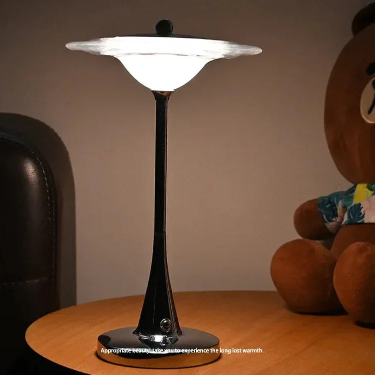 Jalvelta Portable Lamp
