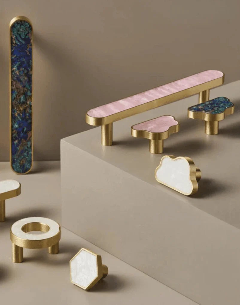 Kernarno Brass Knobs