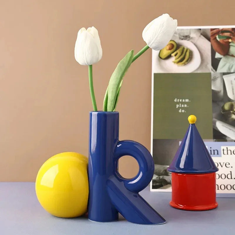 Linnirra Vase