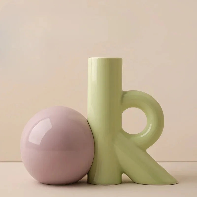Linnirra Vase