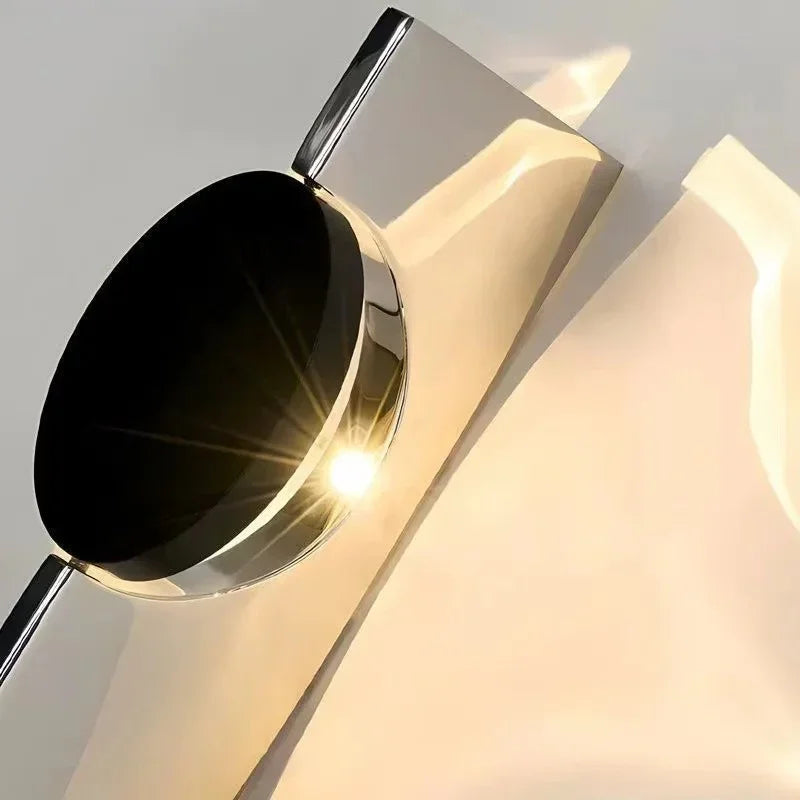 Lornando Wall Lamp