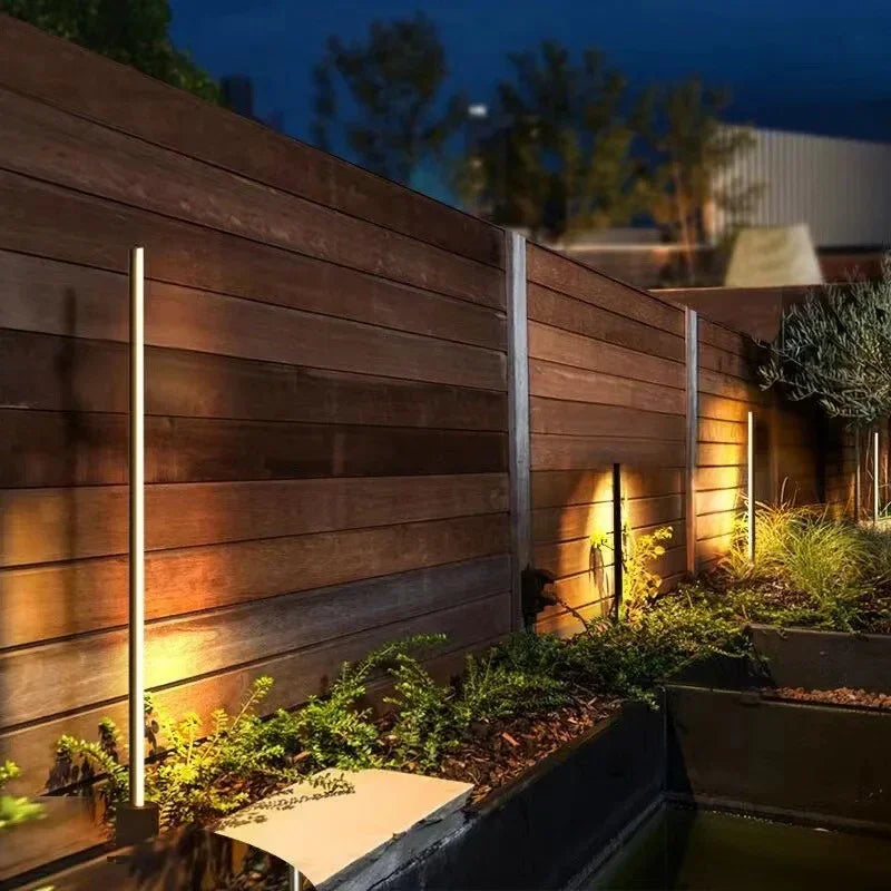 Loule LED Lawn Light