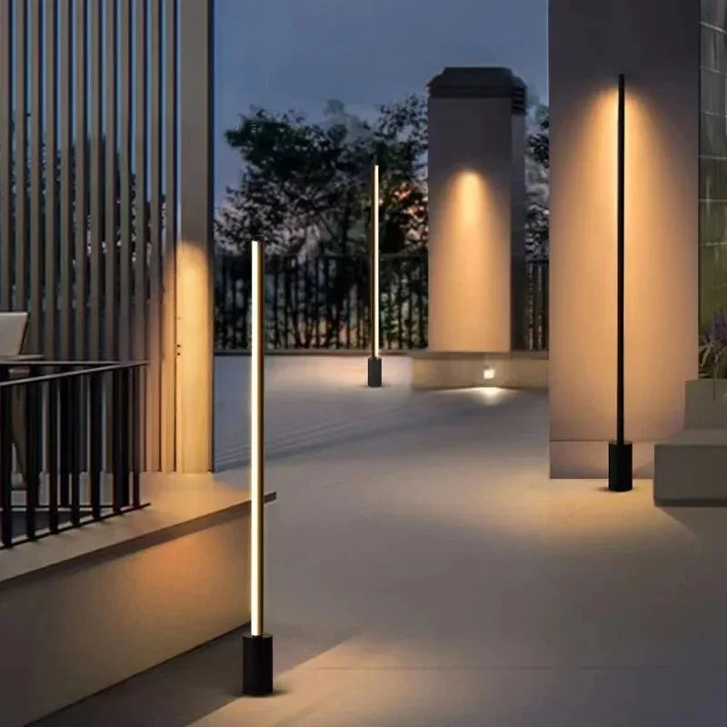Loule LED Lawn Light