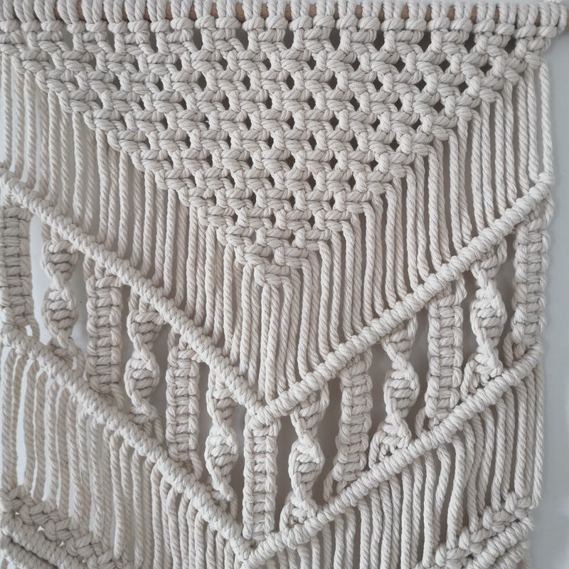 Macrame Wall Hanging 16 × 26 Inch | Kelmera