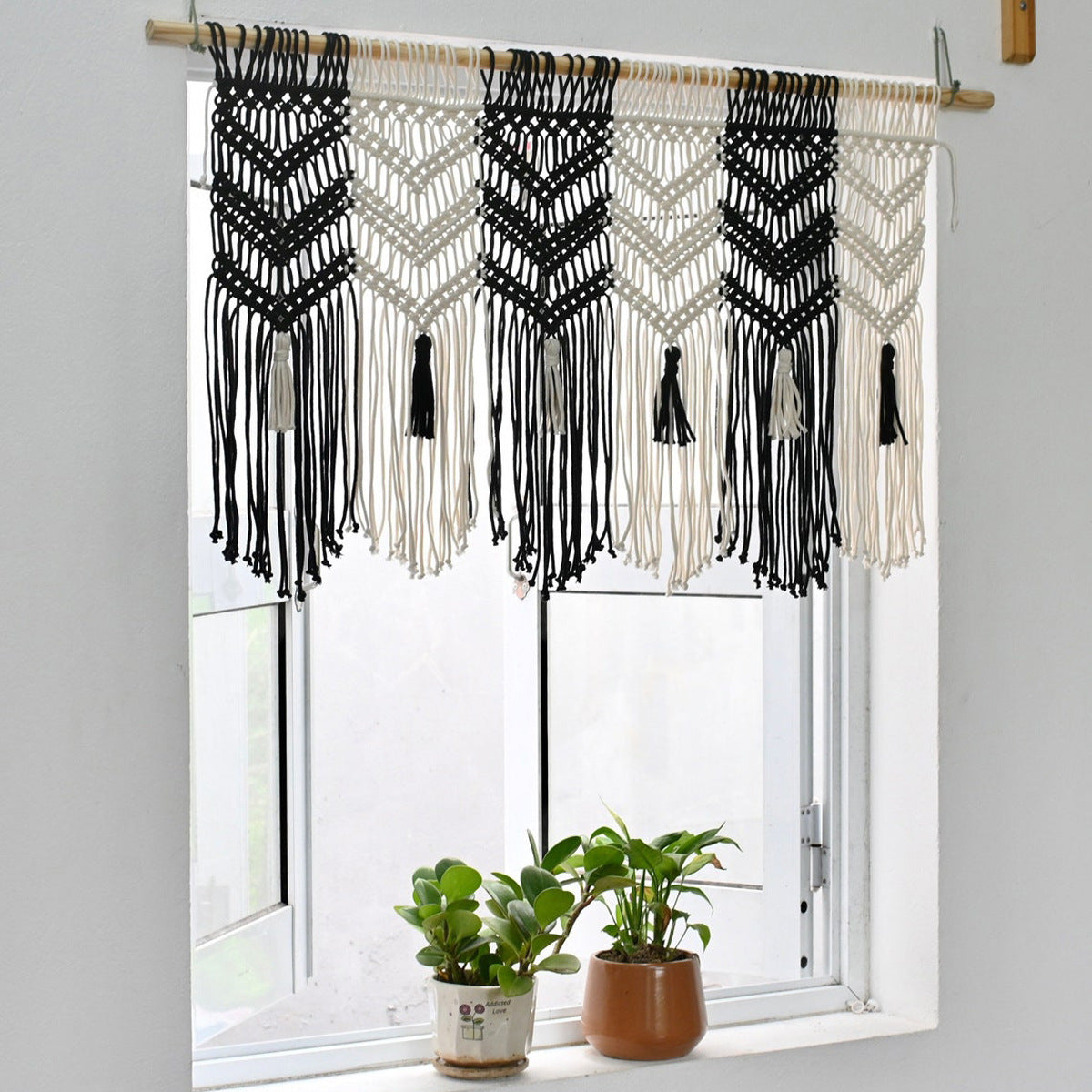 Macrame Wall Tapestry with Decorative Tassels | Kelmera