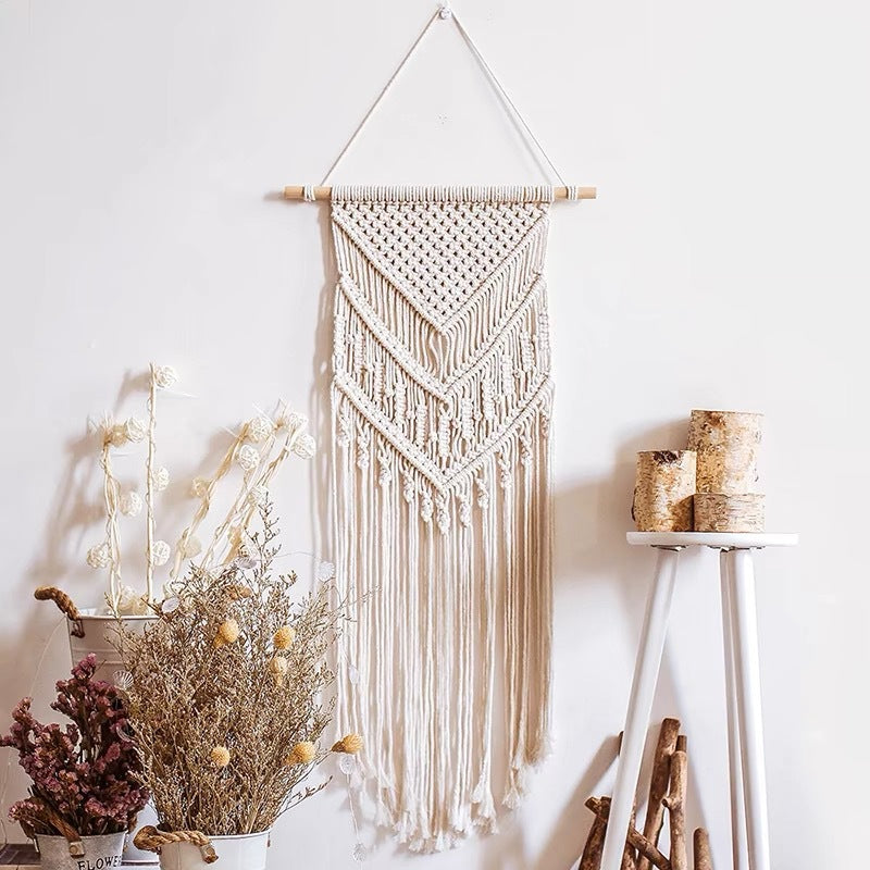 Macrame Wall Tapestry with Detailed Fringe Design | Kelmera