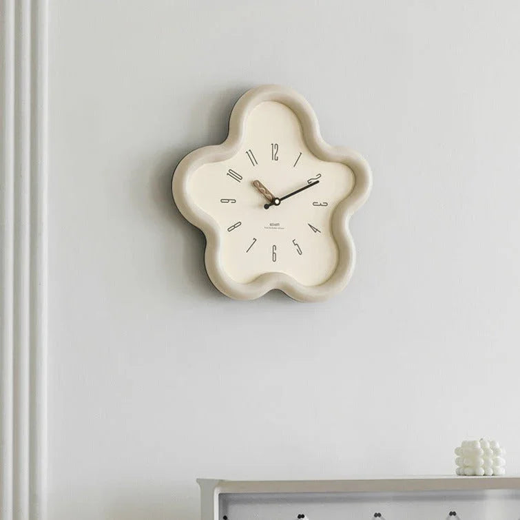 Melova Clock