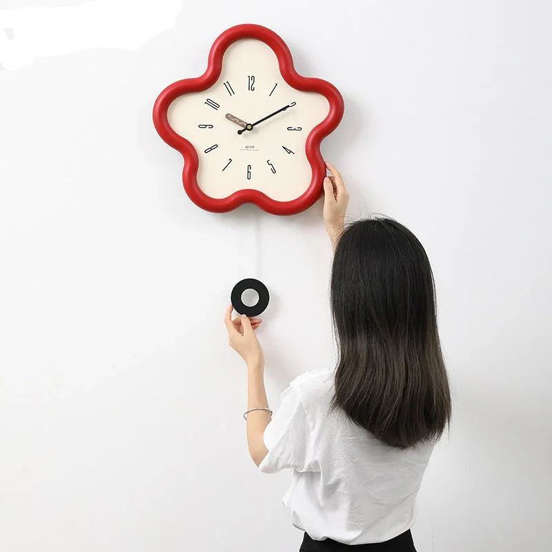 Melova Clock