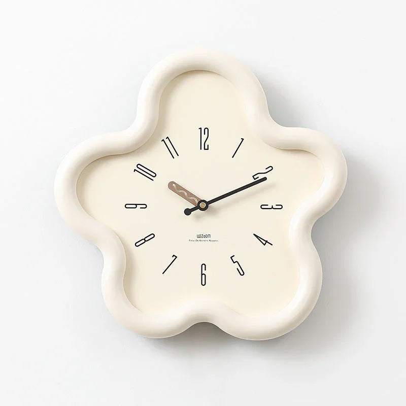 Melova Clock