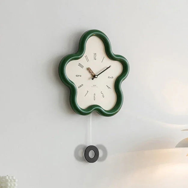 Melova Clock