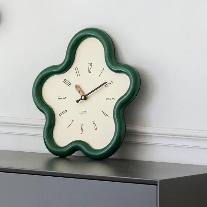 Melova Clock