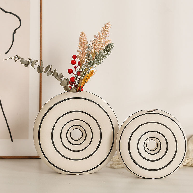 Modern and Stylish Ceramic Vase | Kelmera