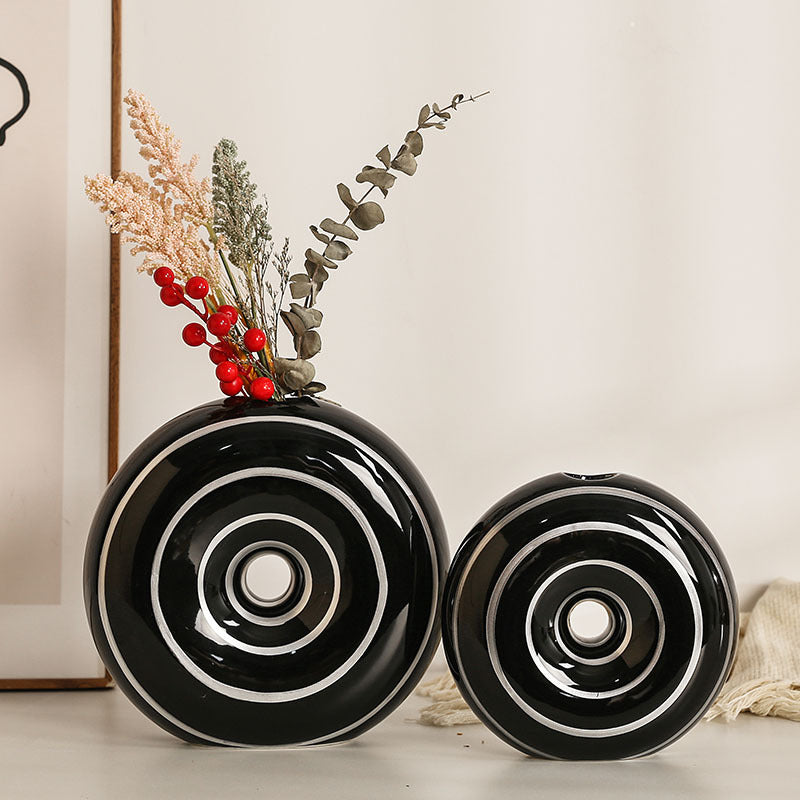 Modern and Stylish Ceramic Vase | Kelmera