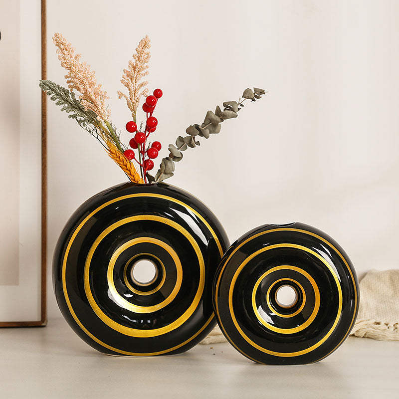Modern and Stylish Ceramic Vase | Kelmera