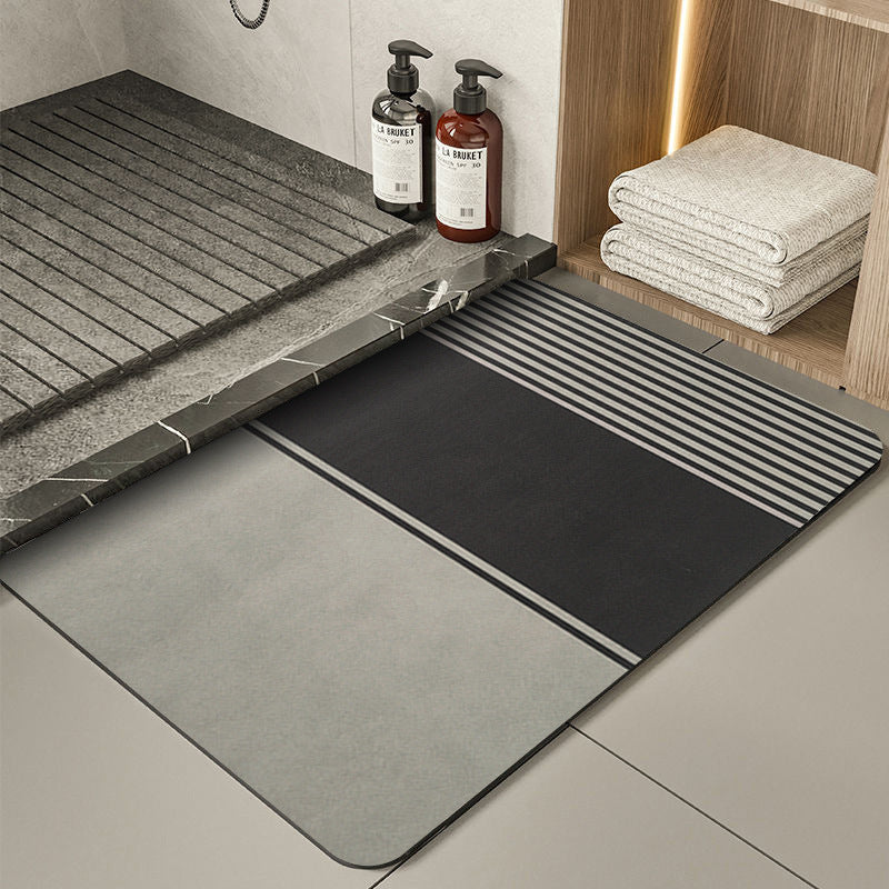 Modern Geometric Bath Mat Polyester Textile Non Slip | Kelmera