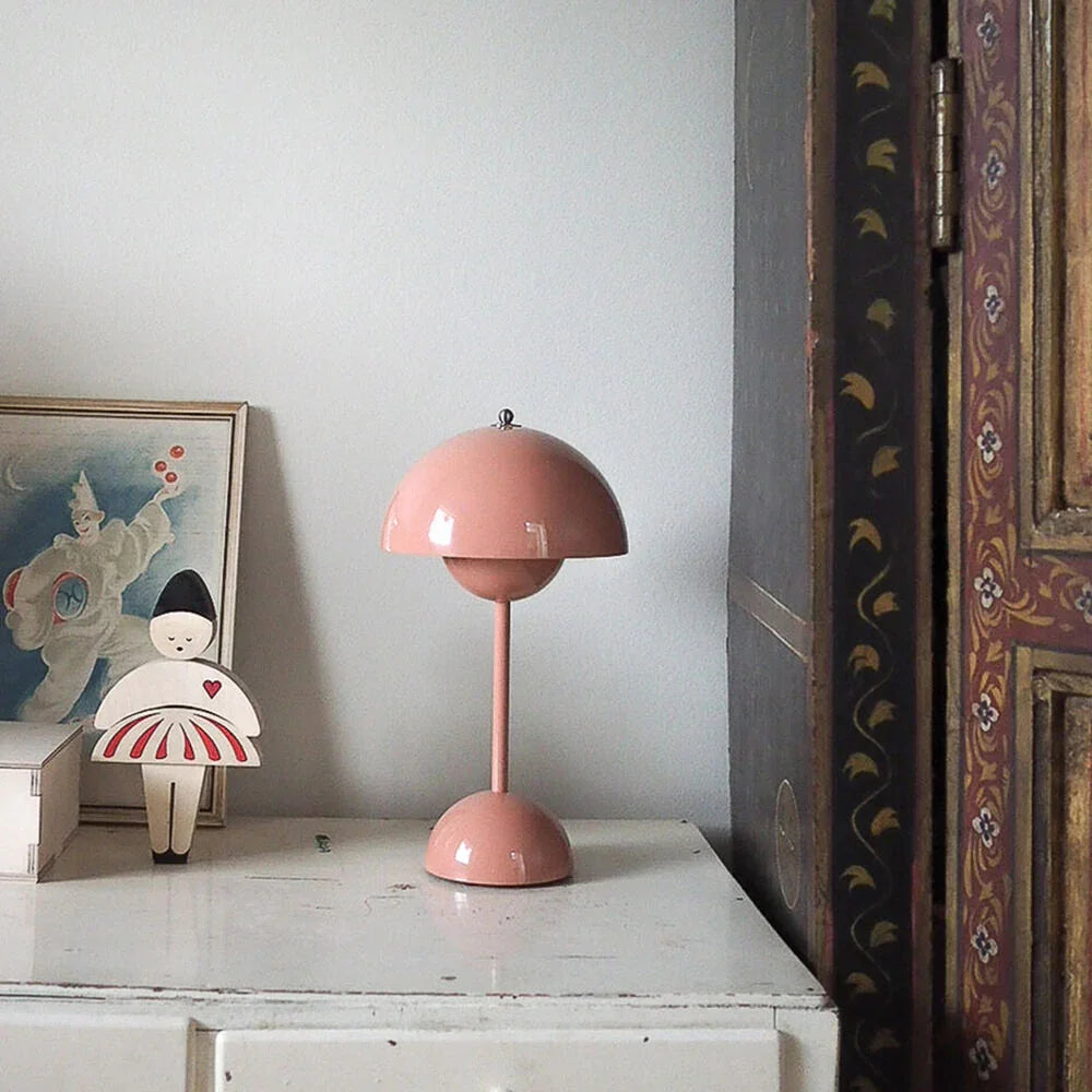 Nelndia Table Lamp