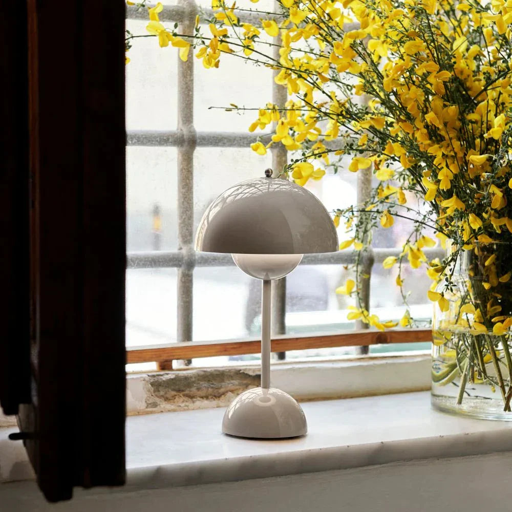 Nelndia Table Lamp