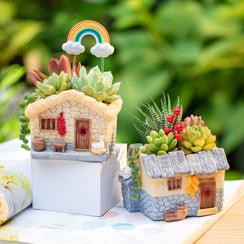 Original Flower Pot Figure with Gnome Motif | Kelmera