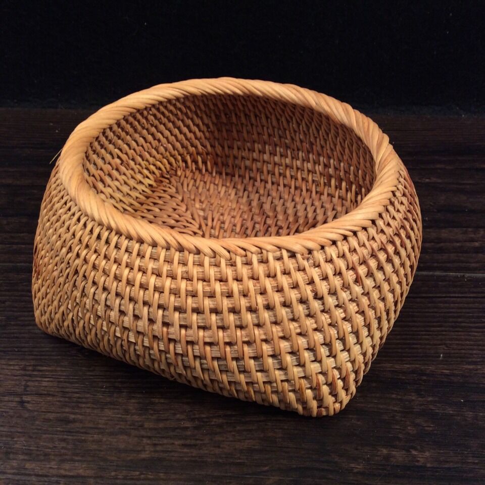 Oval Basket made of Woven Material | Kelmera