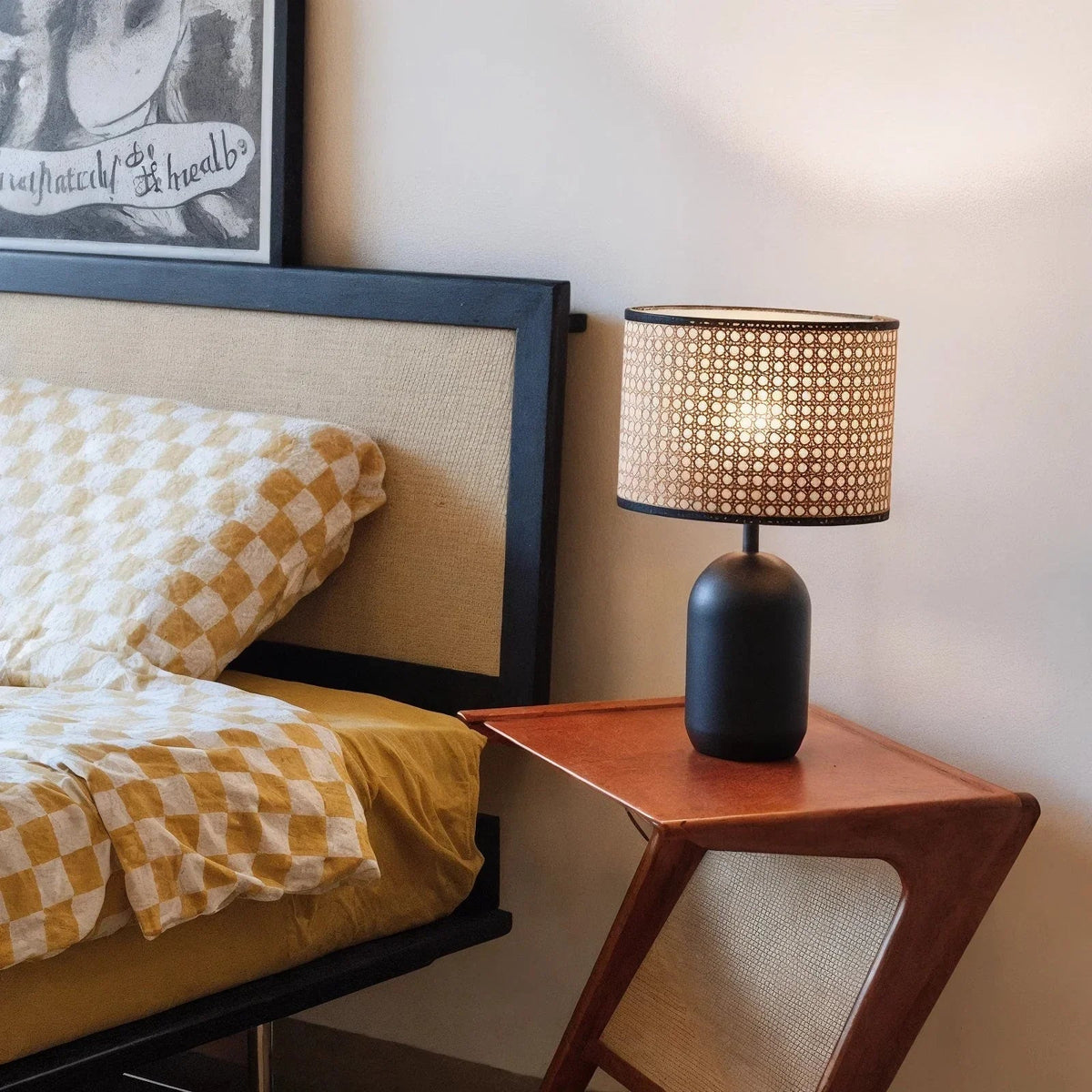 Pelstarno Table Lamp