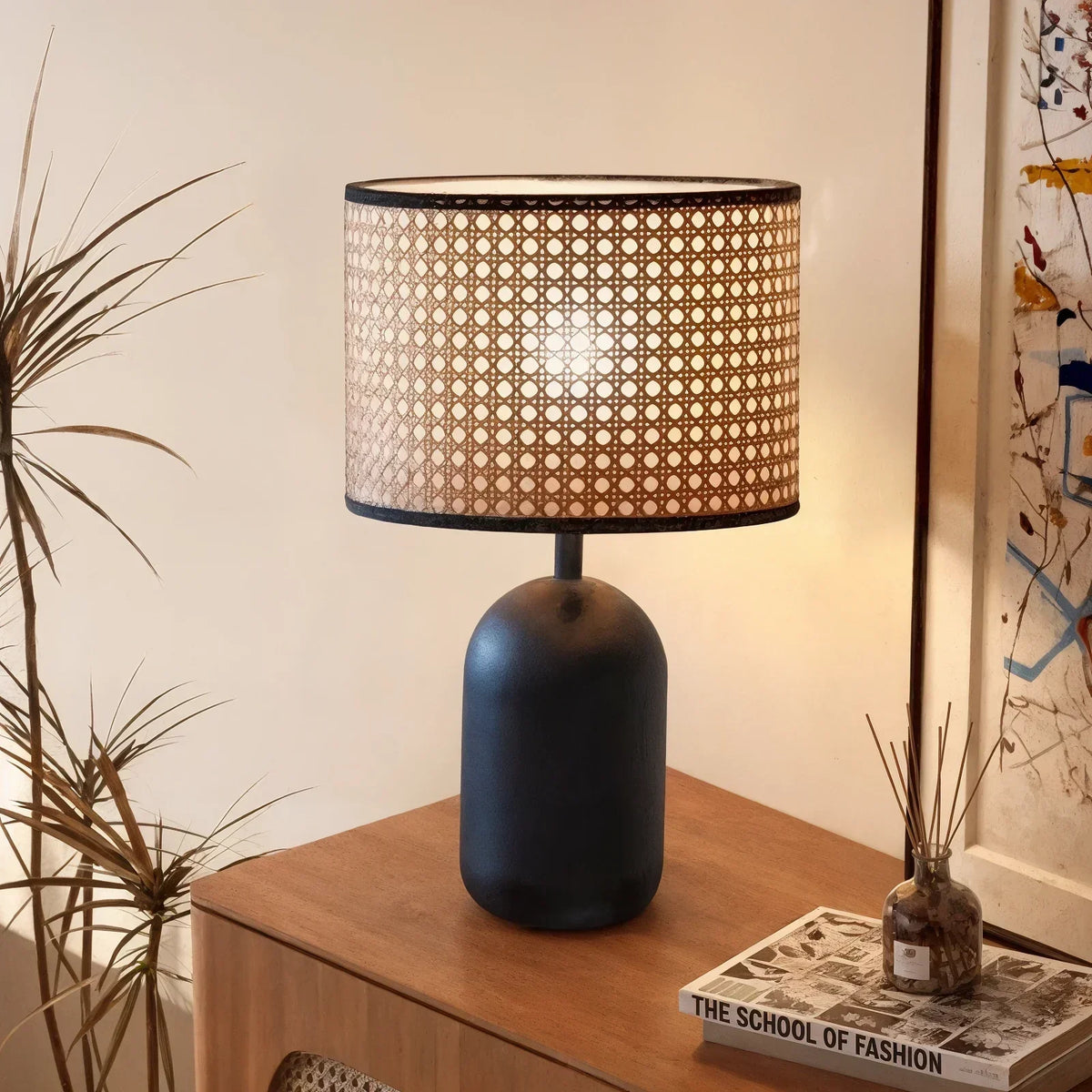Pelstarno Table Lamp