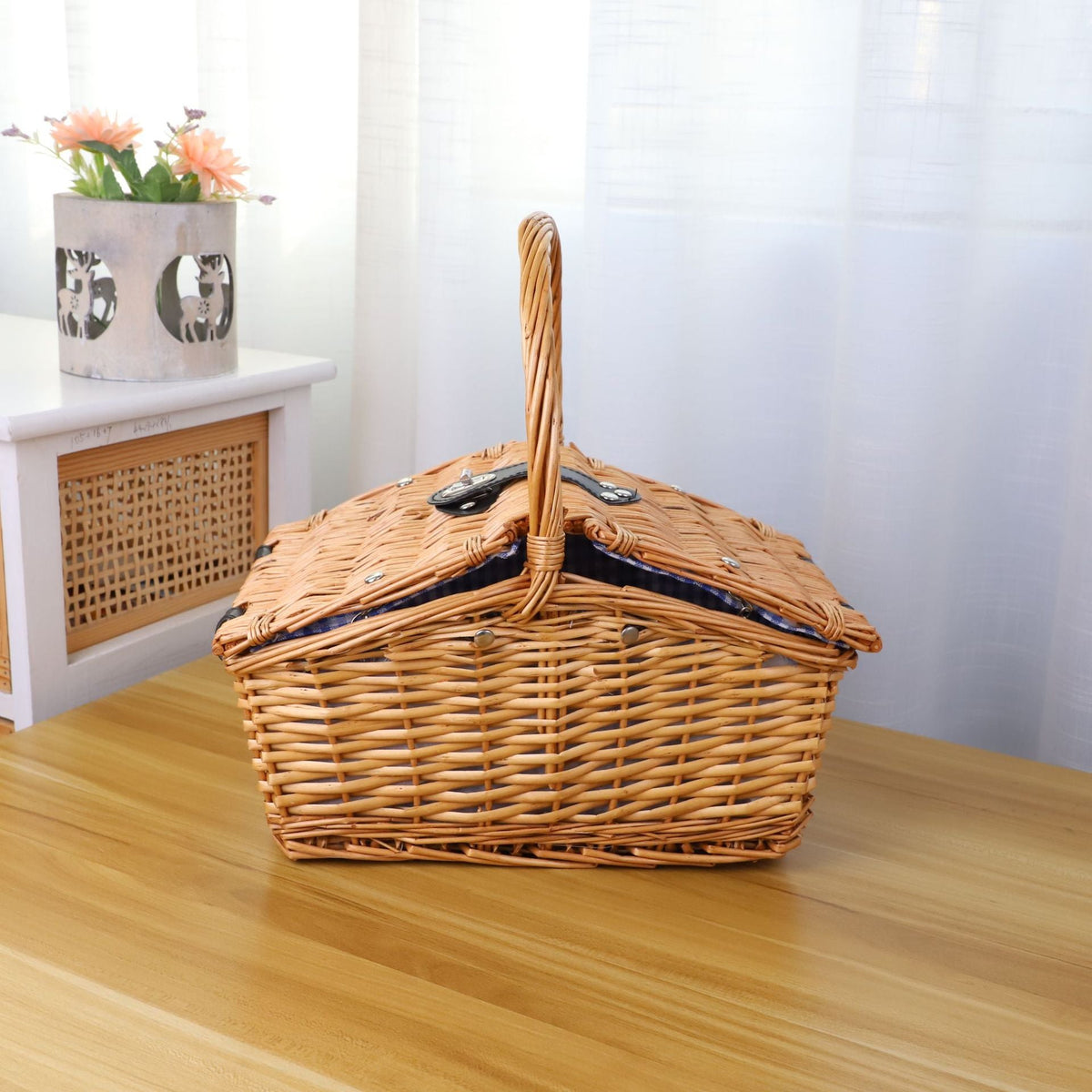 Picnic Blanket with Waterproof Bottom and Check Pattern | Kelmera