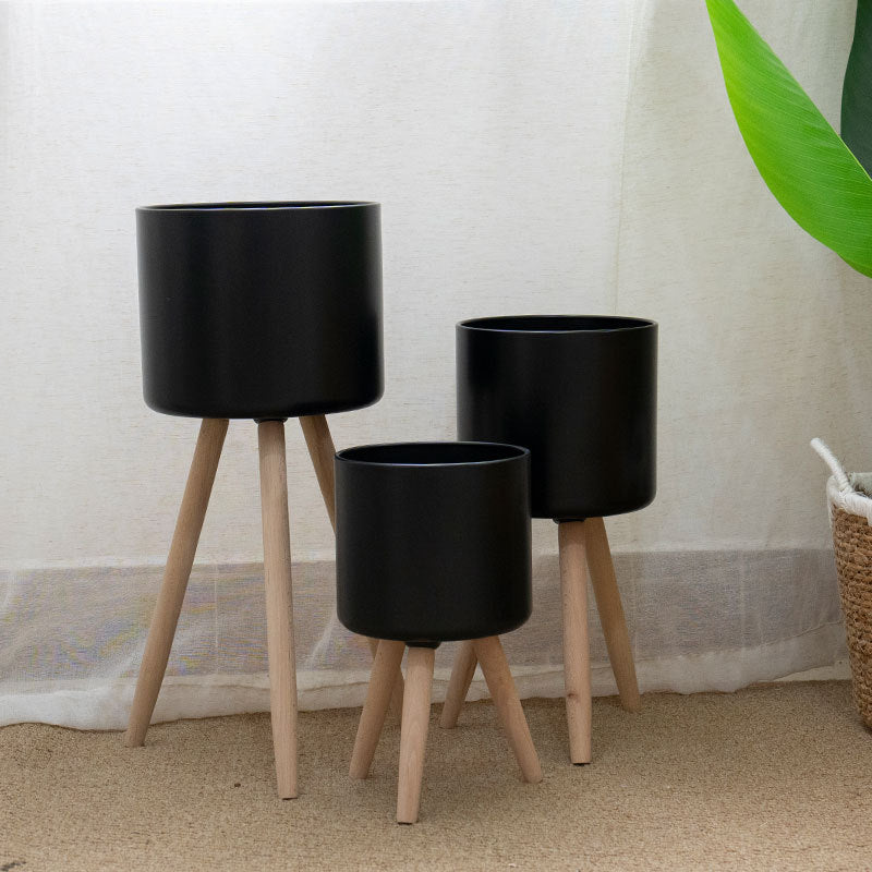 Plant Pot with Wooden Stand | Kelmera