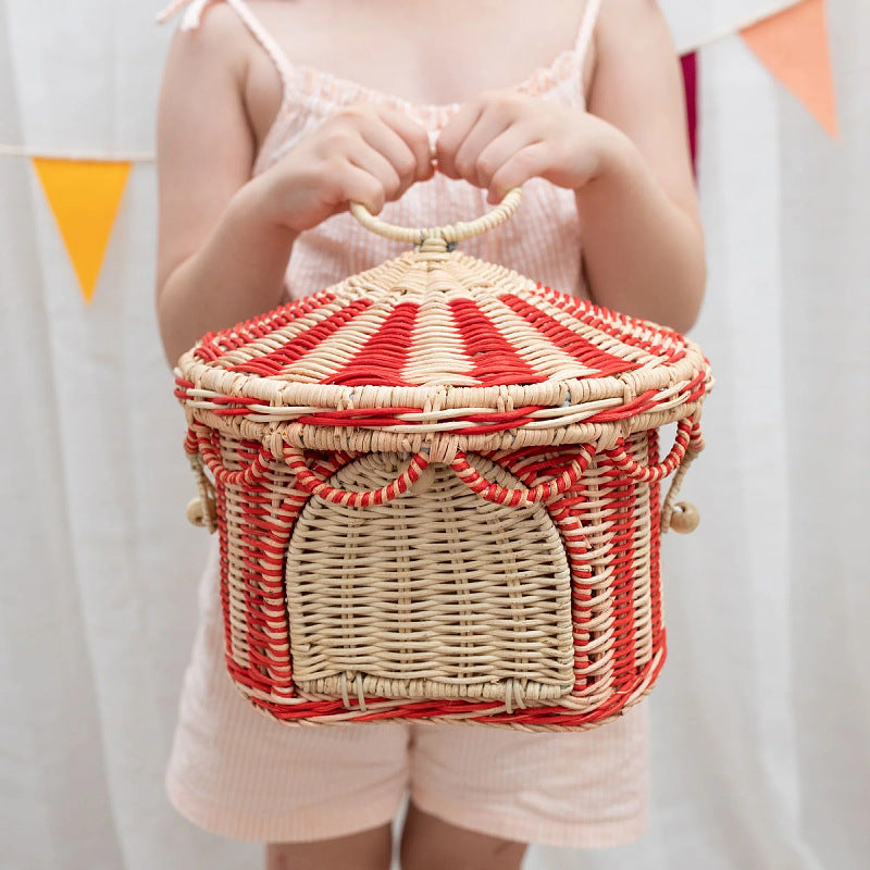 Playful Cat Basket in Circus Design | Kelmera