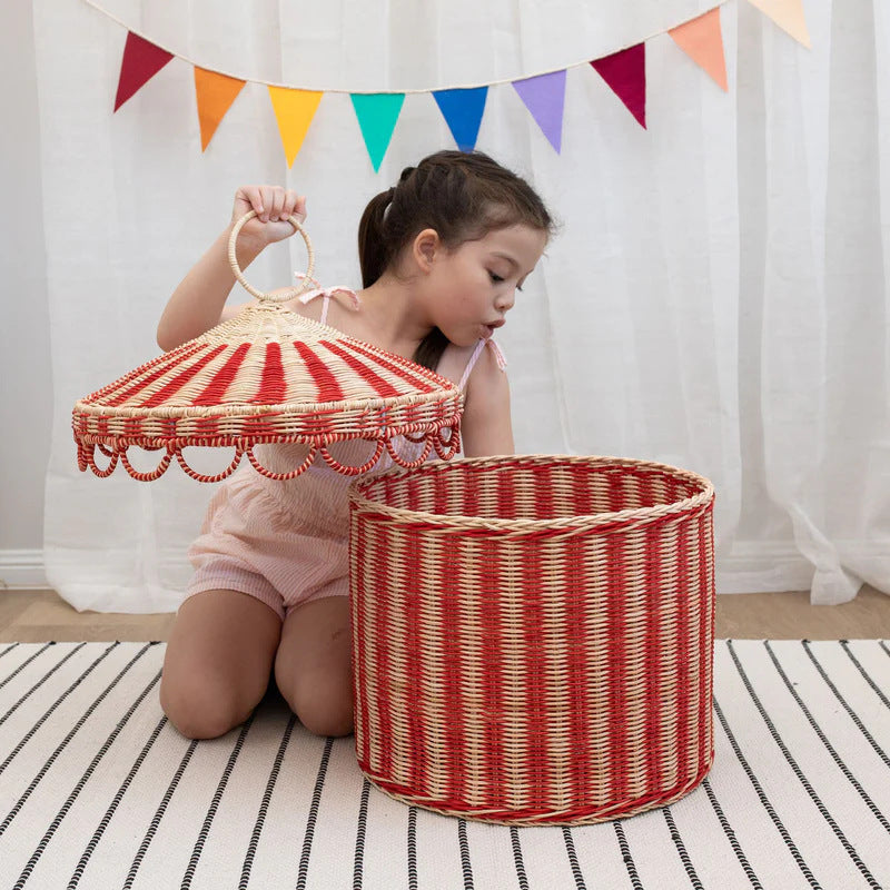 Playful Cat Basket in Circus Design | Kelmera